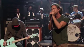 Pearl Jam - All Night (Late Night with Jimmy Fallon, 9/9/2011) [with the Roots]