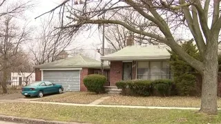 Detroit homeowner shoots intruder