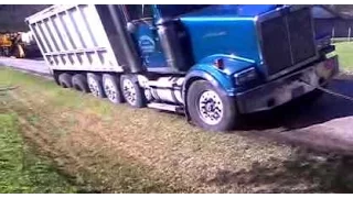 Truck stuck in mud FULL - JD Tractors to the rescue FULL !!!