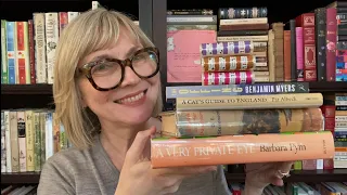 A teeny tiny (but cozy!) book haul