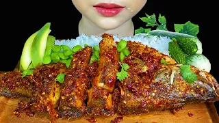 EATING SPICY WHOLE FISH CURY||SPICY THAI STEAM FISH CURRY