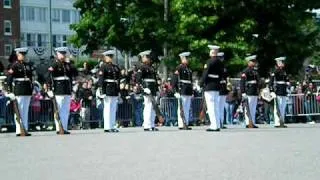 USMC SIlent Drill Platoons - Rifle Spinning