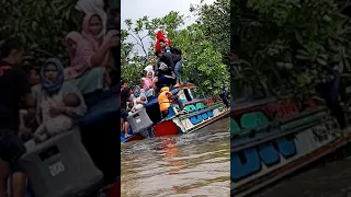 Detik detik tenggelamnya speed boat sei sembilang di sungai musi