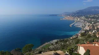 Вилла "Woronof" на границе с Францией и Монако с видом на Лазурный берег и море