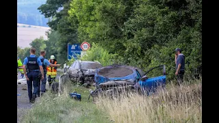 Schlimmer Unfall mit drei Autos auf der A7 - 6 Verletzte