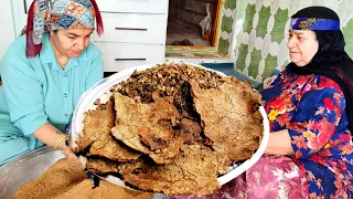Baking oak bread (Acorn)By grandmother and village child/پخت نان بلوط سنتی  توسط مادر بزرگ
