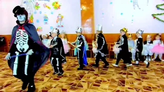 Танец Кощея 💀и кощеюшек на утреннике в детском саду