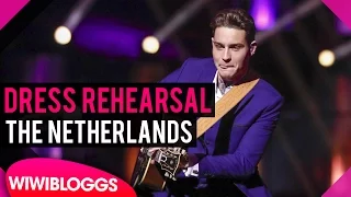 The Netherlands: Douwe Bob “Slow Down” grand final dress rehearsal @ Eurovision 2016