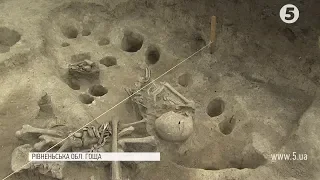 Унікальна знахідка археологів Рівненщини: "Людину з видовженим черепом ритуально поховали"