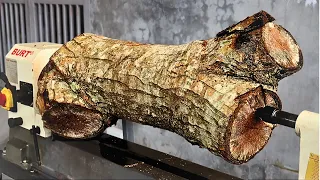 Woodturning//turning a log into a beautiful vase