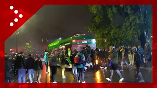 Inter campione d'Italia, tifosi appesi a un bus di linea in Cairoli