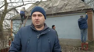 Наслідки прильоту російської ракети у селищі Копилів
