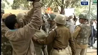 Delhi Police blocks Jantar-Mantar for protesters