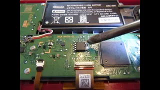 Game & Watch SMB desoldering standard 1MB Flash Chip SOP8 / SOIC using 2 irons and 3 hands