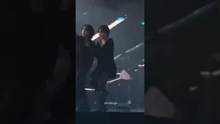 BTS Концерт в Пусане. Парни зажигают🔥🔥