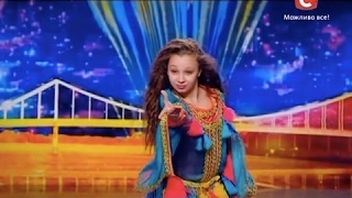 طفلة مغربية ترقص ''الركادة'' و تبهر لجنة التحكيم في برنامج المواهب الاوكراني
