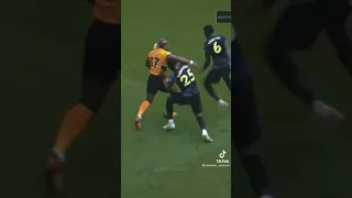 Unbelieveable : Davinson Sanchez bully adama traore 😲