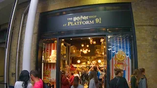 Inside The Harry Potter Shop at Platform 9¾, King’s Cross Station ⚡️ London Store Tour