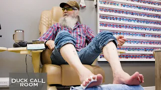 Uncle Si Gets His First Pedicure! | Duck Call Room #218