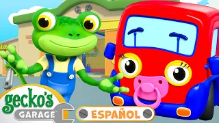 ¡El primer encuentro de Bebé Camión con Gecko | Garaje de Gecko en Español | Dibujos animados