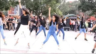 Flash Mob Dancing Mashup to music "Дорога цветов" by Dj Vide (Fan Made)