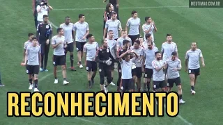 JOGADORES DO CORINTHIANS AGRADECEM O APOIO DA TORCIDA EM TREINO ABERTO