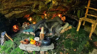 Building complete and warm survival shelters | 7 Days Bushcraft Rain Camping. fireplace with clay