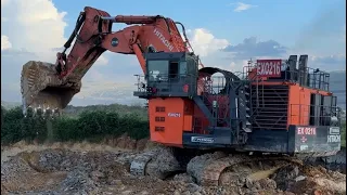 Moment Hitachi Excavator Waiting Truck _ Miningmovis