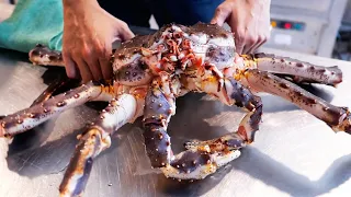 Thai Food - GIANT ALASKAN KING CRAB Cooked Two Ways Eats Payao Bangkok Seafood Thailand