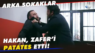 Hakan, Zafer'i Fena Dövdü! - Arka Sokaklar 572. Bölüm @arkasokaklaryeni