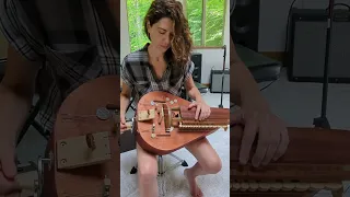 Hurdy-Gurdy Basics - What is a mouche? #hurdygurdy