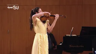 María Dueñas performs Ravel's Tzigane