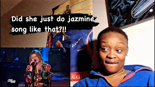 Kelly Clarkson Covers 'Pick Up Your Feelings' By Jazmine Sullivan | Kellyoke | LIT REACTION 😳