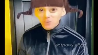 Бір ұраиын ба  😂😂😂