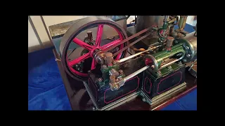 Alte Modell-Dampfmaschine