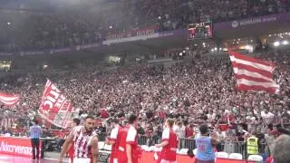 Navijaci Crvene zvezde u Areni, Sve grmi.....