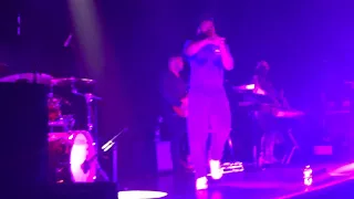 Young, Dumb & Broke - Khalid Live 01/10/2017