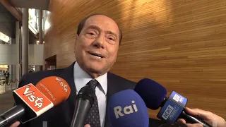 Governo, Berlusconi: "Prego ogni sera perché cada"