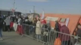Refugees fleeing Ukraine continue to arrive in Poland