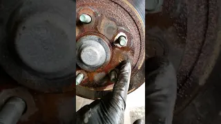 Best Way To Remove Brake Rotor Screws