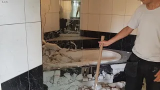 Breaking tempered glass door 💪 shower wall destroy 💪