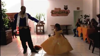 Dança A Bela e a Fera - Emanuelle (7 anos) com o papai