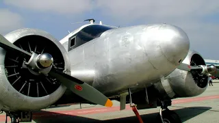 NICE TWO PROPELLER Engined Airplanes Cold Start and Start Sound 2