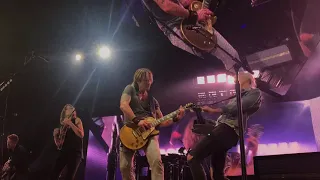 Keith Urban - Where the Blacktop Ends ft. Larkin Poe