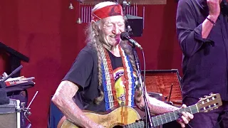 Willie Nelson, Will The Circle Be Unbroken / I'll Fly Away (live), The Fillmore, Jan. 6, 2020 (HD)