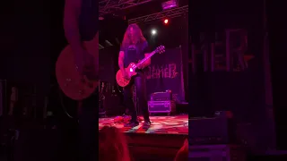 Phil X playing the solo to Have a Cigar