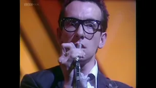 Elvis Costello & The Attractions - Watching The Detectives (Studio, TOTP)