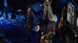 Lenny Kravitz 2017 ROCK HALL Prince Tribute When Doves Cry / The Cross BROOKLYN NY