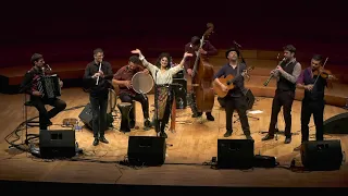 Makedonsko Devojče - Barcelona Gipsy balKan Orchestra ( Live in Skopje )