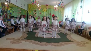 Танец "Доченька" старшая группа МДОУ "Каменский центр развития ребенка"